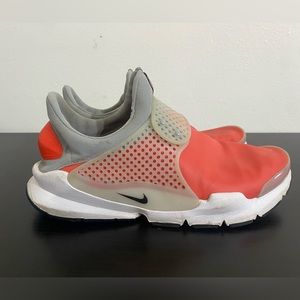 Nike sock darts size 10